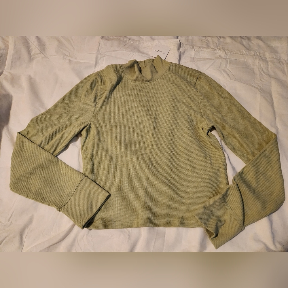 AE Long-Sleeve Cropped Hey Baby Mock Neck Tee